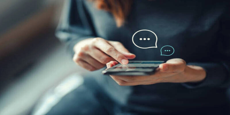 Chat trực tuyến là một trong những cách liên hệ Sky88 dễ nhất